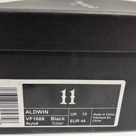 Men's Black Chukka Boots - Picture 7 of 7